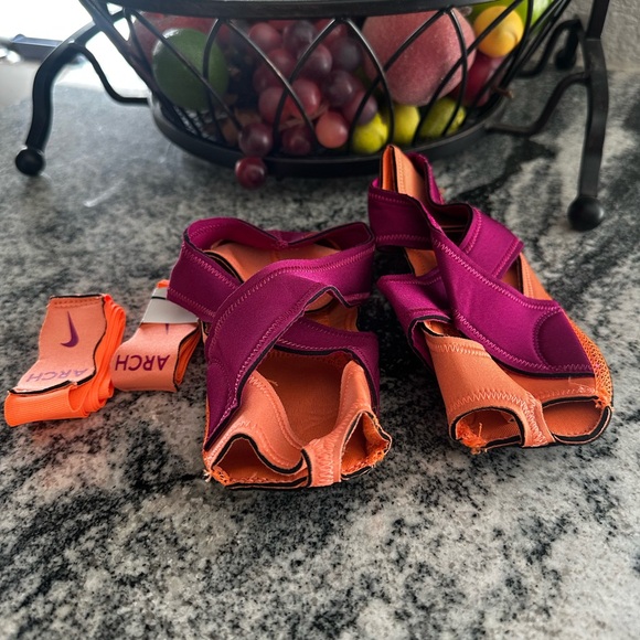 Women’s Nike Studio Wrap - Picture 6 of 13